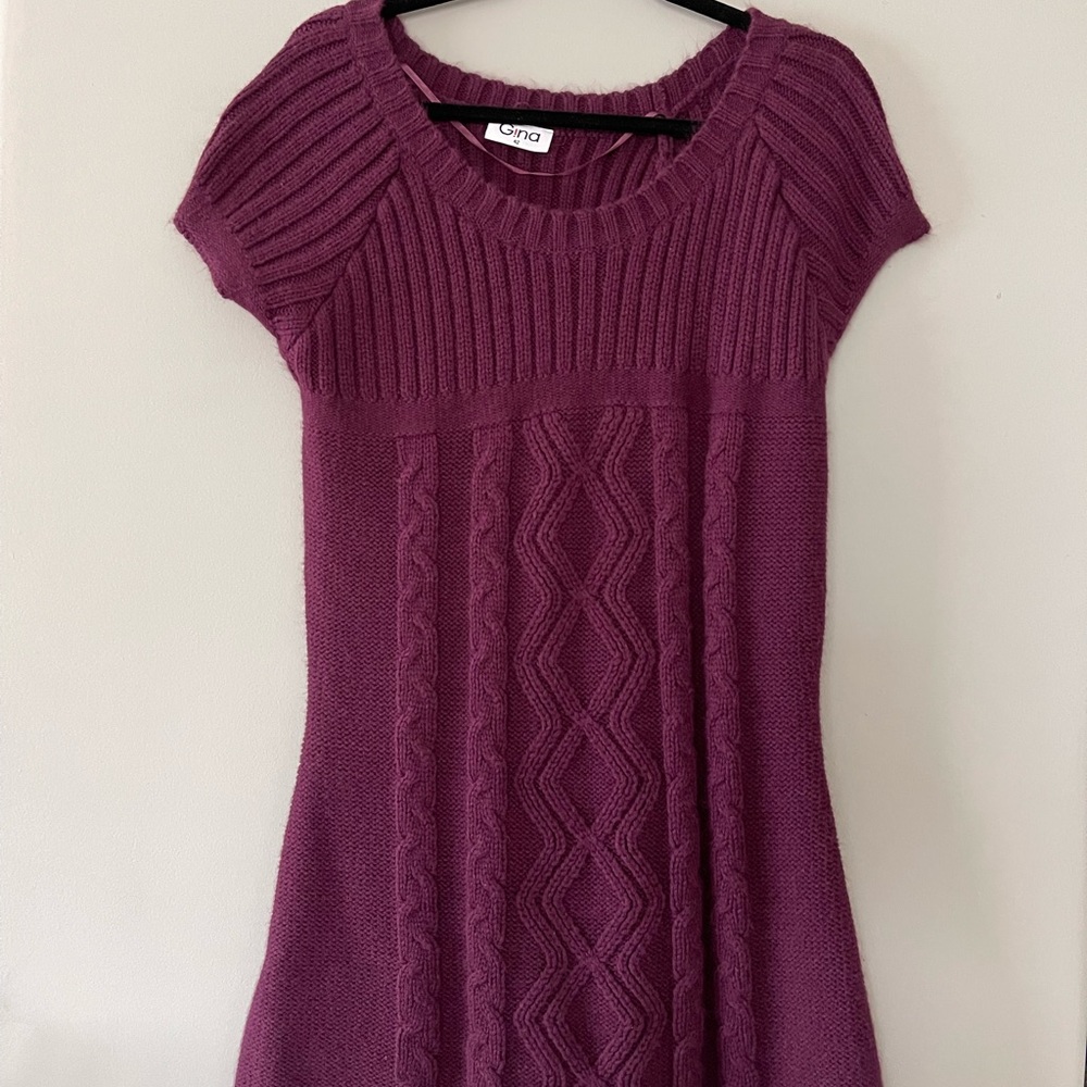 This is a purchase from Germany. beautiful mini, just like a hand made knitting